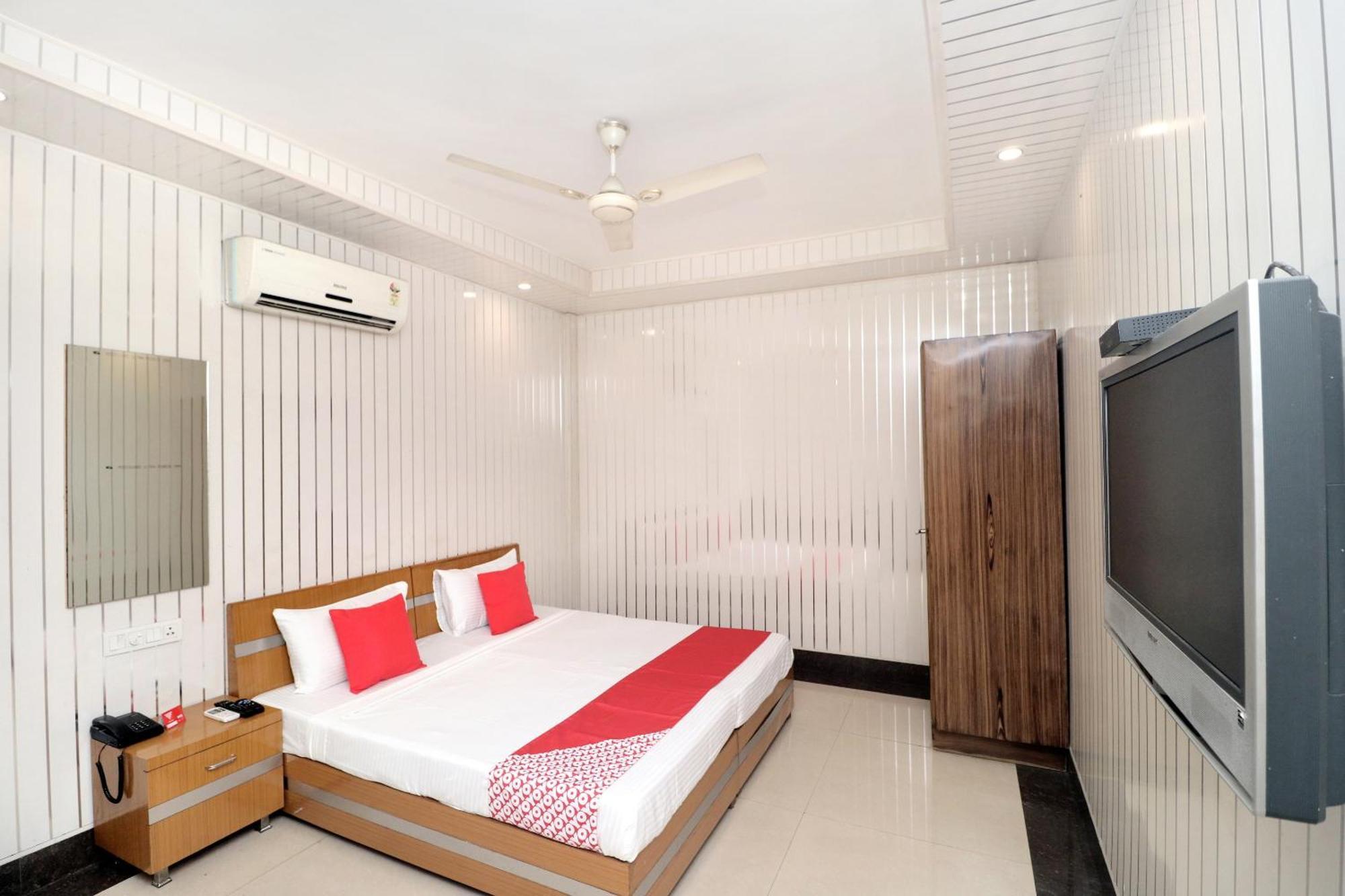 Hotel O Le Bon Ton Ludhiana Eksteriør billede