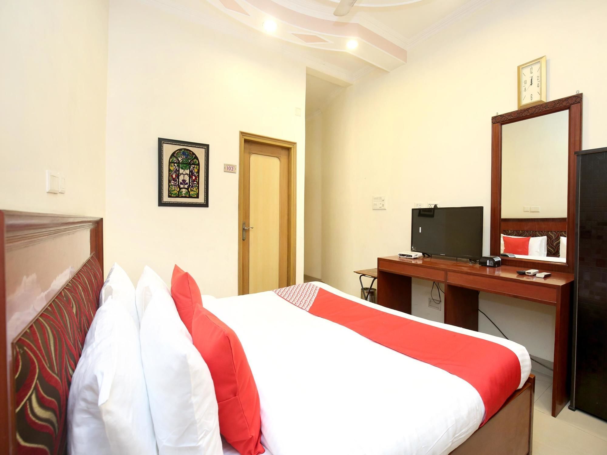 Hotel O Le Bon Ton Ludhiana Eksteriør billede